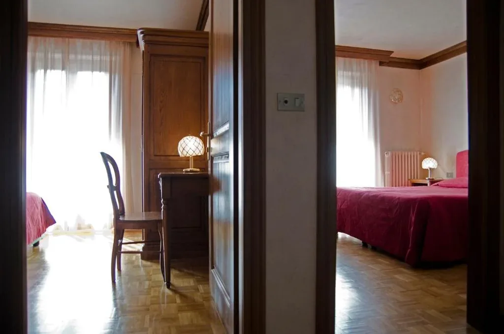 2 Adjacent Double/Twin Rooms — Hotel Panoramique