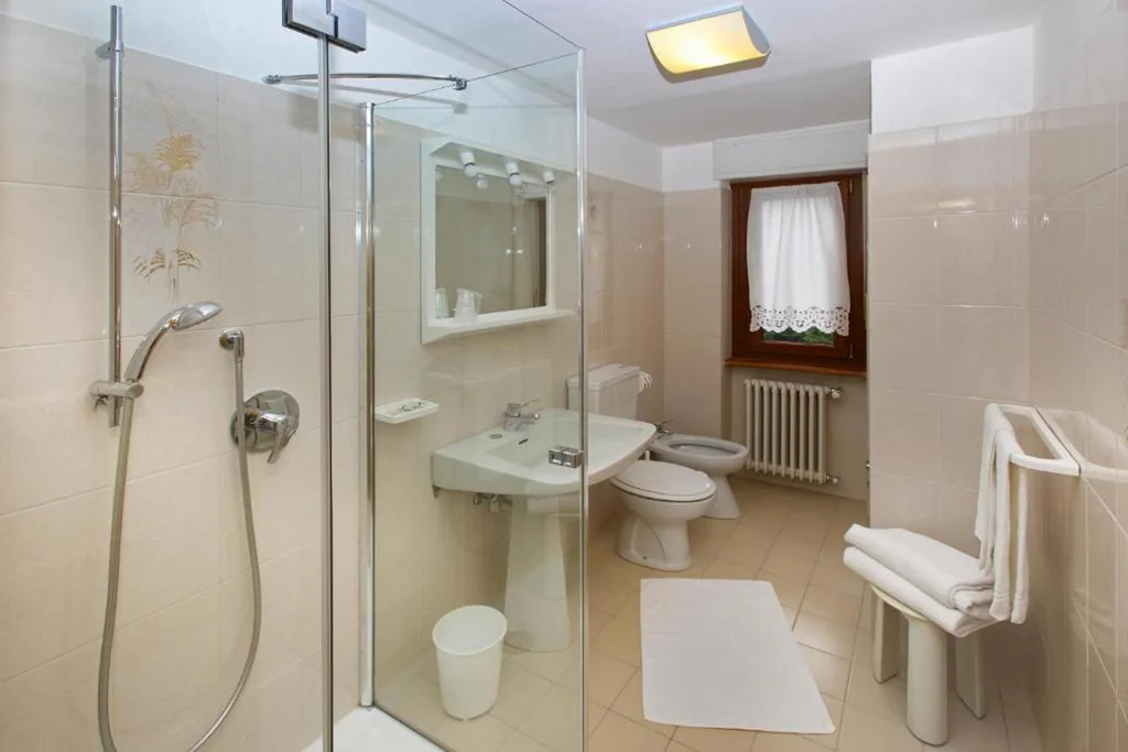 2 Camere Comunicanti — Hotel Biancaneve