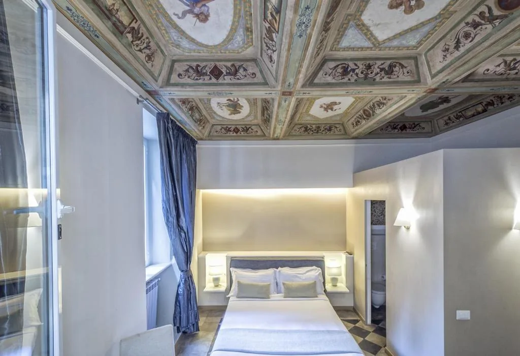 2 Connecting Double Rooms — Little Queen Suite