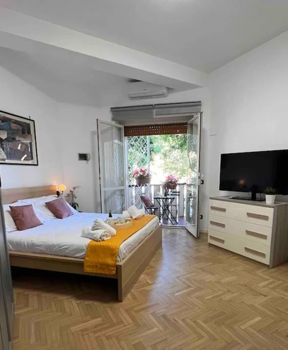 3 FERMATE DAL COLOSSEO – Casa Vacanze Elena – 50 m da METRO GARBATELLA
