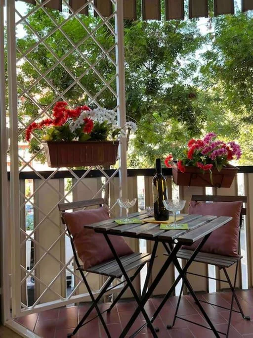 3 FERMATE DAL COLOSSEO – Casa Vacanze Elena – 50 m da METRO GARBATELLA