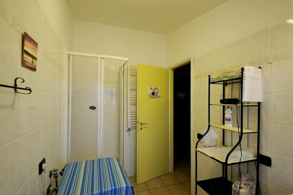 A La vue chambre BAGNO CONDIVISO SHARED BOTH2piano no lift NO ANIMALI a pagamento aria condizionata ed extra bed 3 MINUTI A PIEDI DA BUS PER FIERA DI ROMA — foto 3