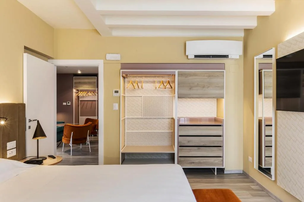 Adesso Hotel