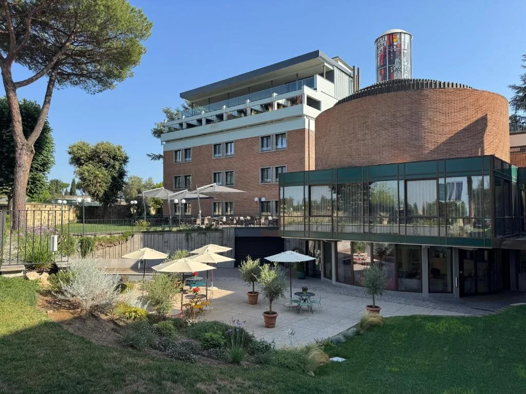 Adoro Hotel — foto 6