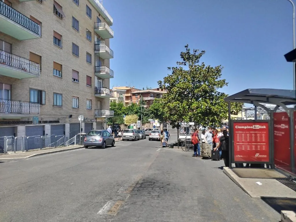 Adriatic Room 50 m dalla stazione Ferroviaria di Ciampino e dalla navetta aeroportuale — foto 6