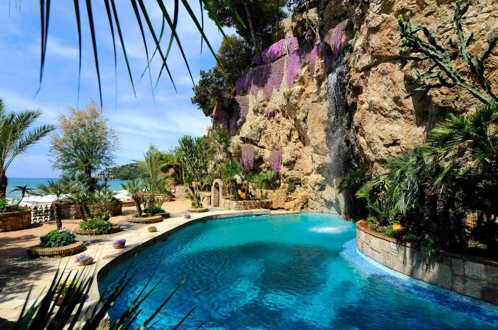 Aeneas’ Landing Resort