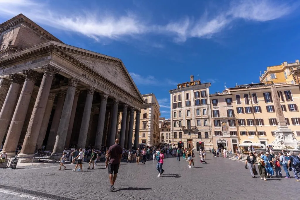AGH Pantheon — foto 3
