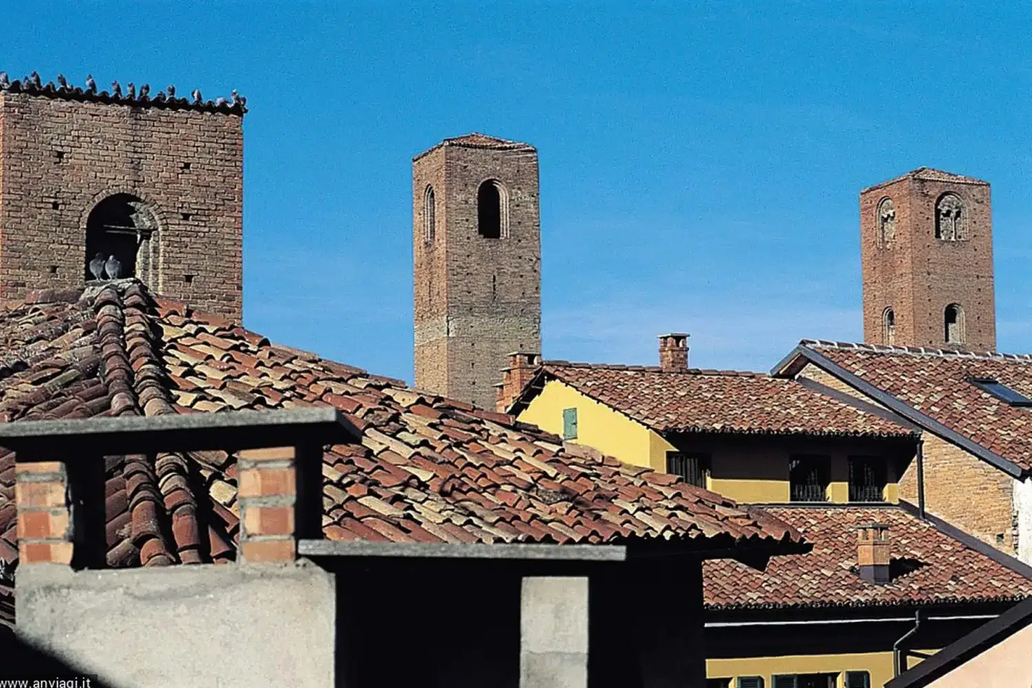 Le colline delle Langhe patrimonio UNESCO, con Alba e i vigneti