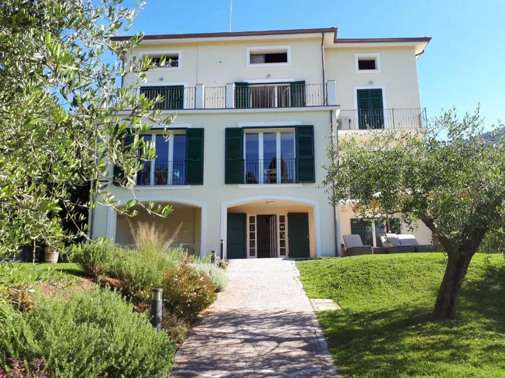 Albergo Blueline