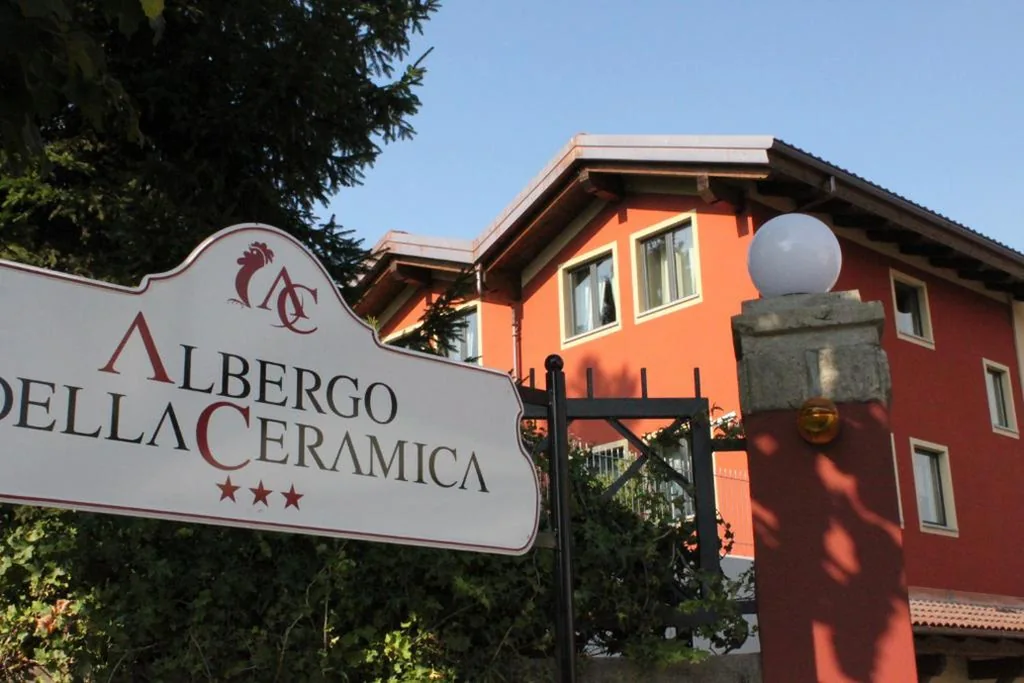 Albergo della Ceramica a Villanova Mondovì, in un'antica fabbrica di ceramica