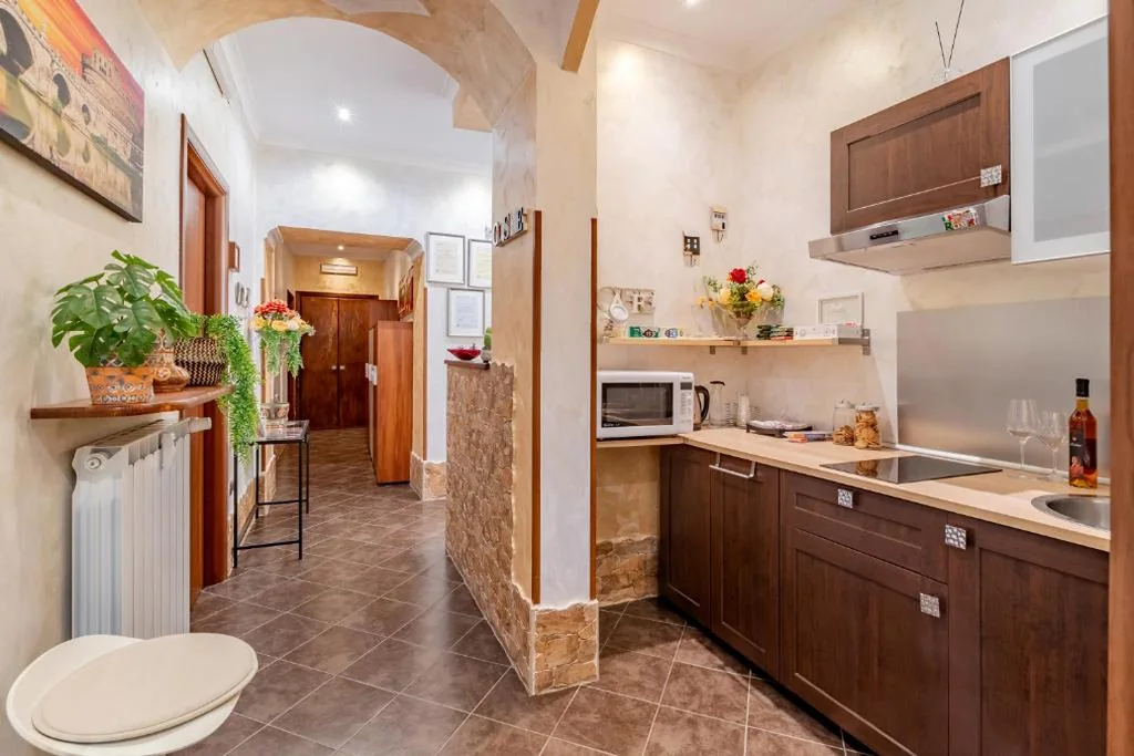 Alis Laura Guest House – 10 mins to Colosseum, Modern & Near Metro — foto 6