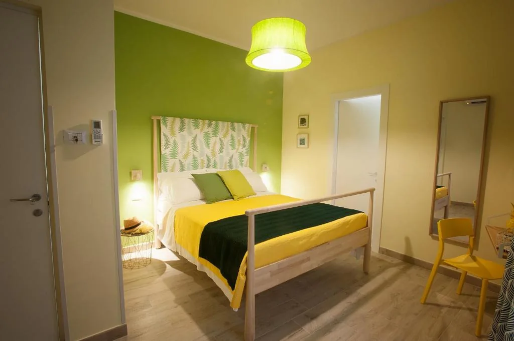 Spacious Double Room — 6th Land – Rent Rooms Affittacamere