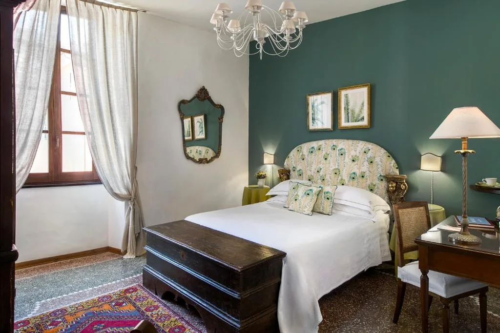 Large Double Room — Abbadia San Giorgio