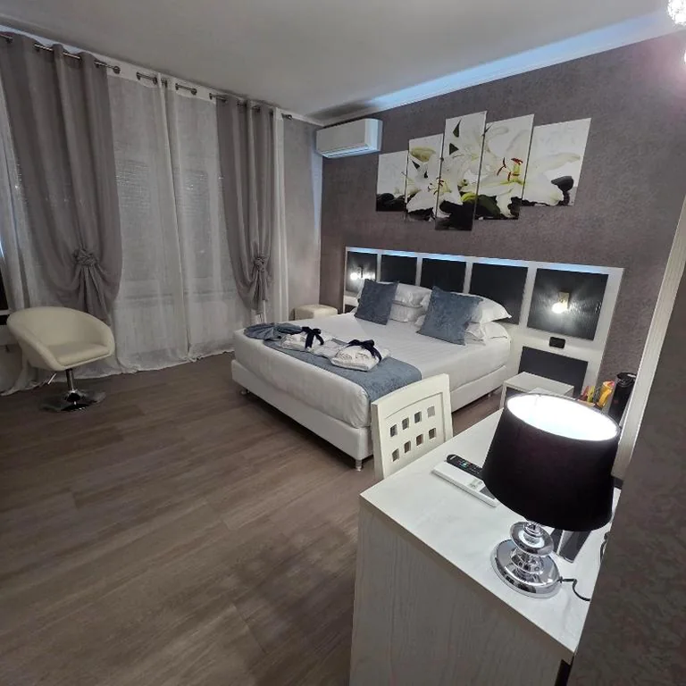 Large Double Room — Albis Rooms Guest House