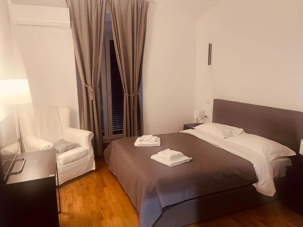 Large Double Room — B&B Lorenzo 7HillsRoma