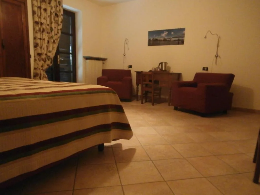 Ampia Camera Matrimoniale — Casa Molly
