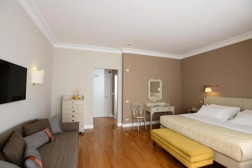 Large Classic Double Room with Spa Access — Silva Hotel Splendid