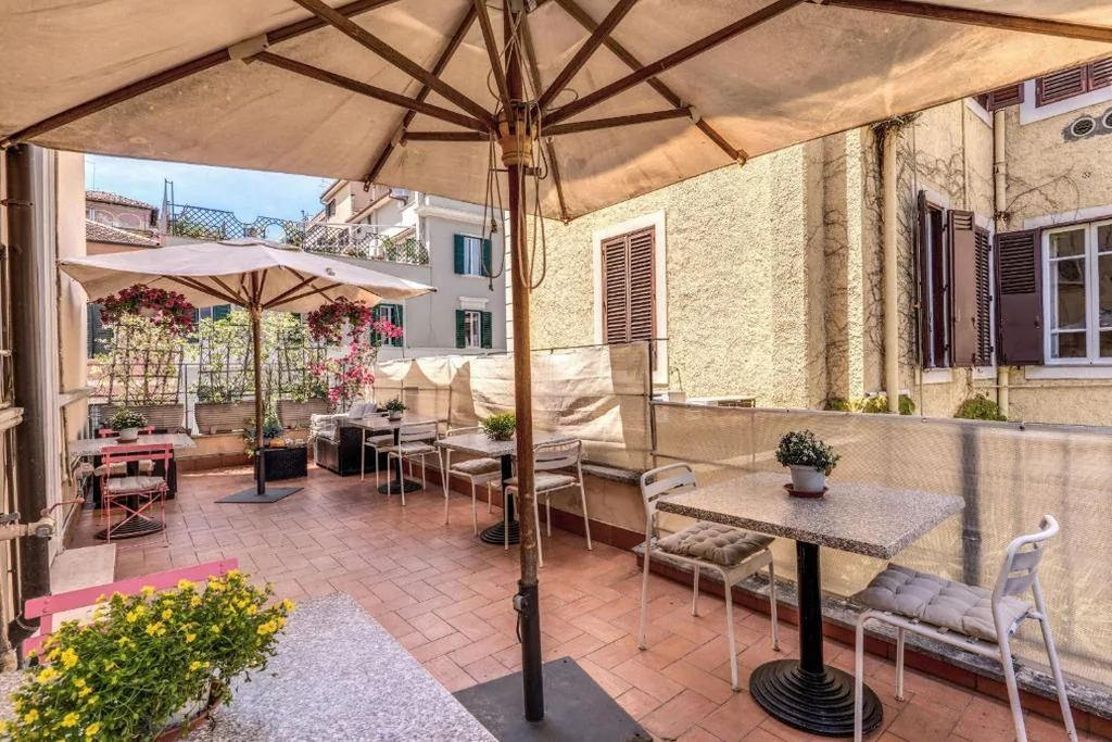 Ampia Camera Matrimoniale con Terrazza — Imperia Suite