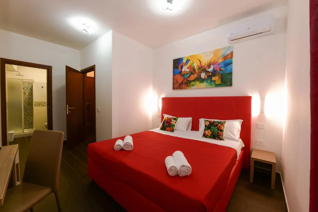 Larger Double/Twin Room — 100 Passi dal Porto