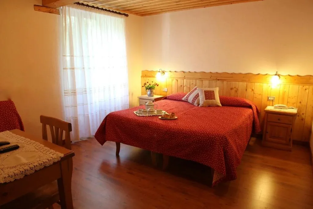 Large Double Room/Twin Room — Hotel Aiguille Noire