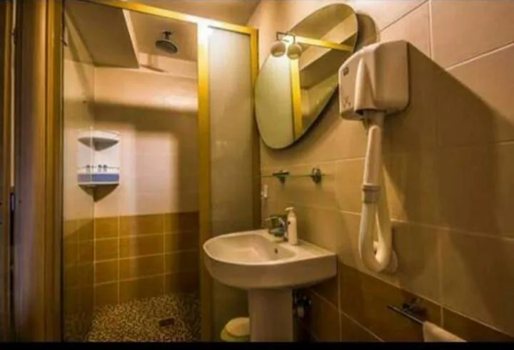Ampia Camera Matrimoniale/Doppia con Letti Singoli — Locanda Sapori