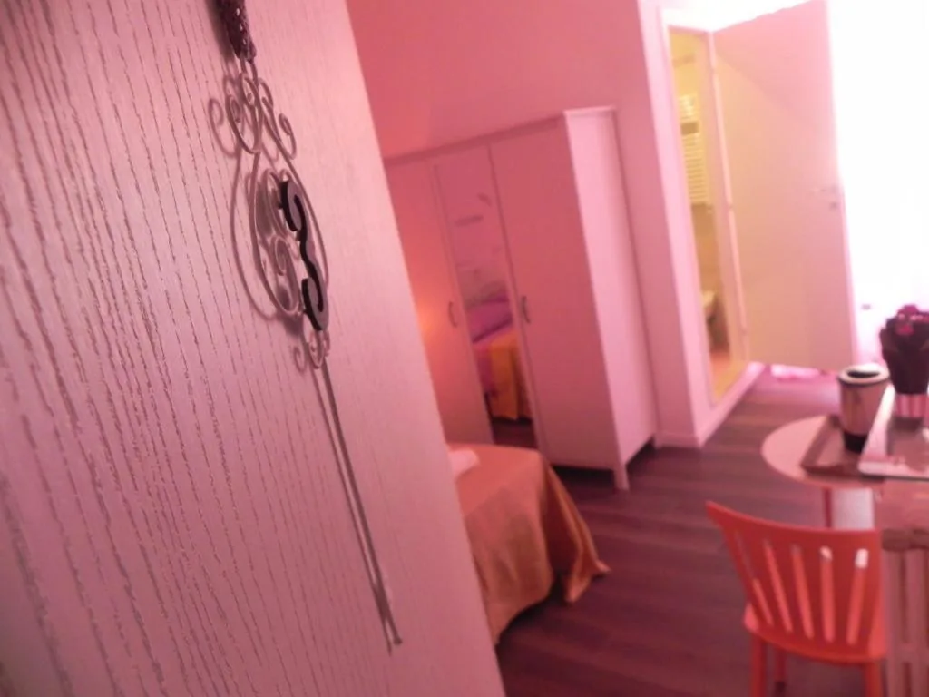 Large Double/Twin Room — Vica Pota