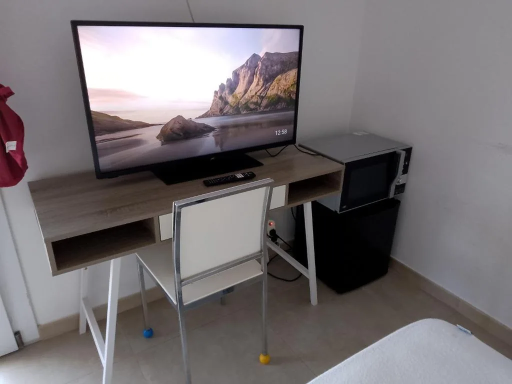 Spacious Double/Twin Room with Single Beds — Vinci Residence – VR