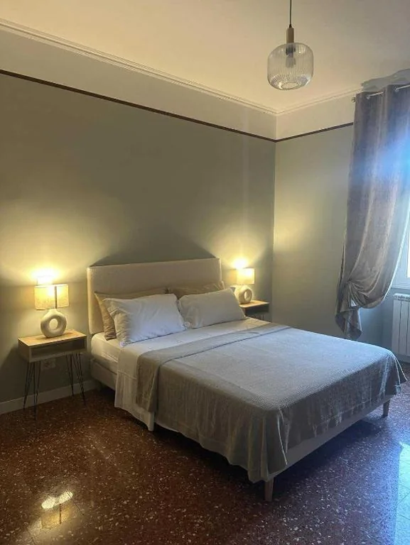 Ampia Camera Matrimoniale — Guest House Chateau Indipendenza