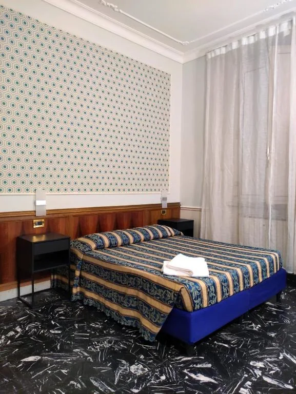 Ampia Camera Matrimoniale — Hotel Milazzo Roma