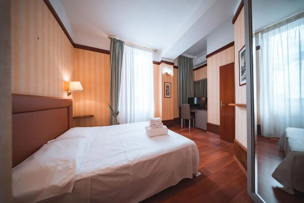 Ampia Camera Matrimoniale — Hotel Miro’