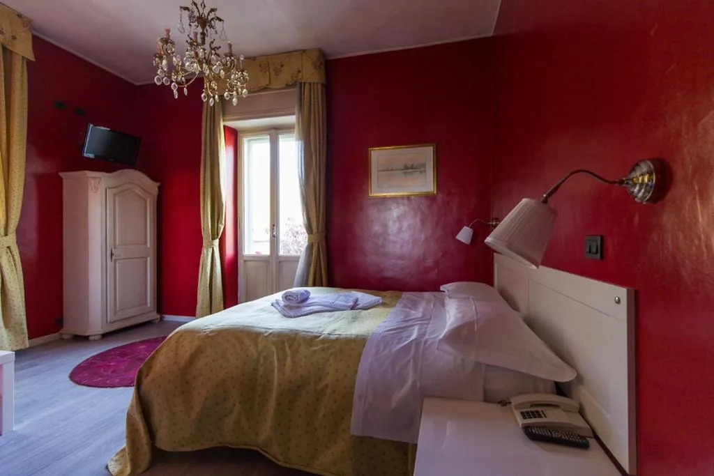 Large Double Room — Hotel Ponte Sassi