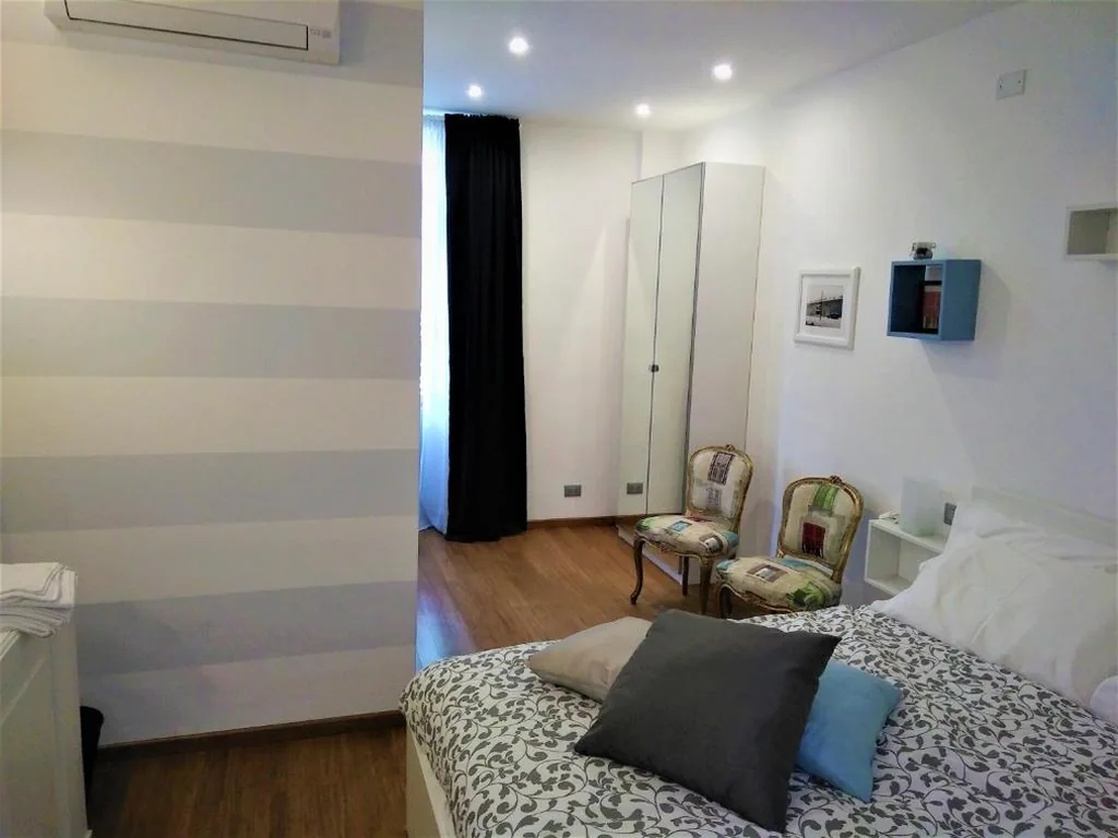 Ampia Camera Matrimoniale — I Reali Bed & Breakfast