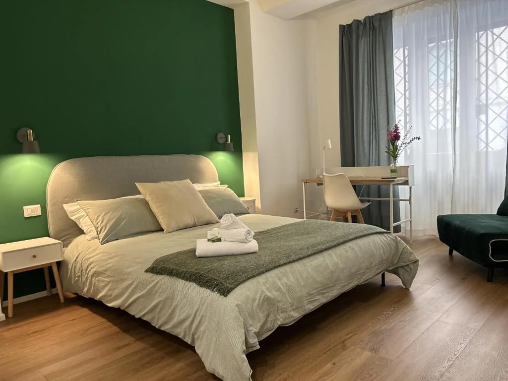 Ampia Camera Matrimoniale — IL NINFEO San Giovanni ROMA