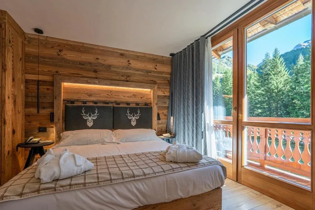 Large Double Room — Lo Scoiattolo Hotel