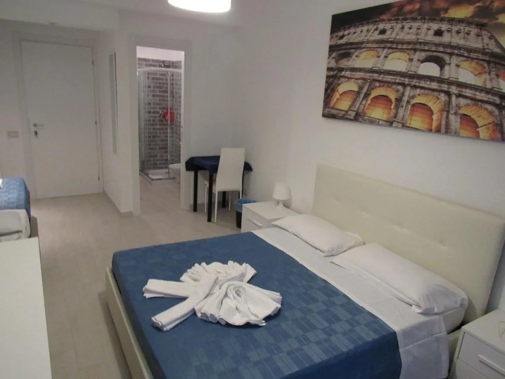 Large Double Room — PIANETA ROMA 39