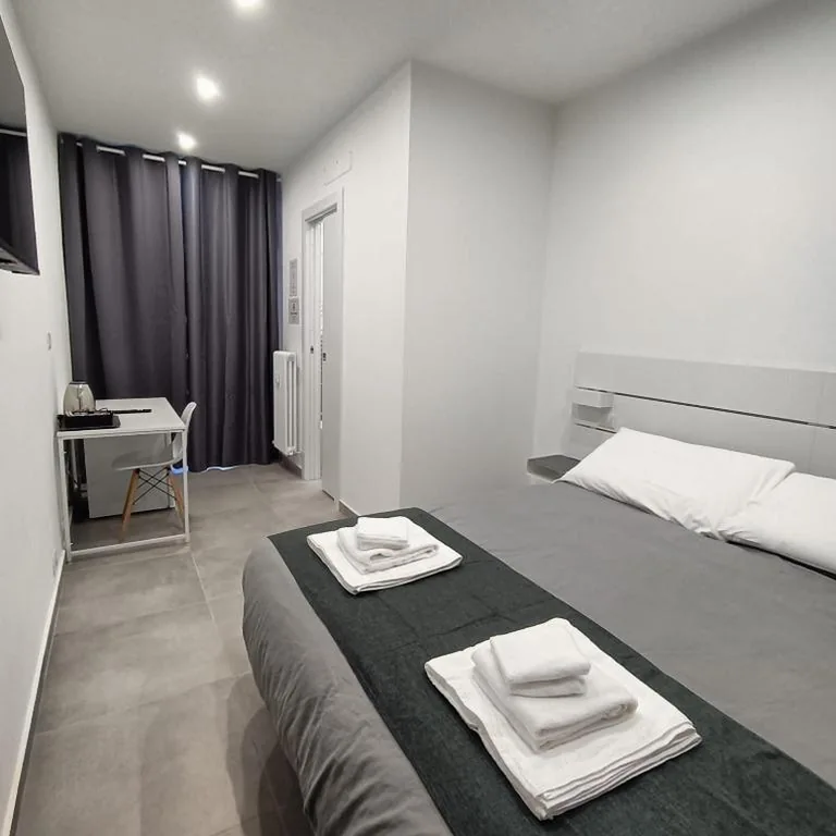 Large Double Room — Porta Nuova Suite 57