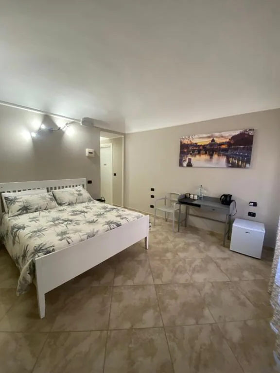 Ampia Camera Matrimoniale — ROMA PARADISO GUEST HOUSE