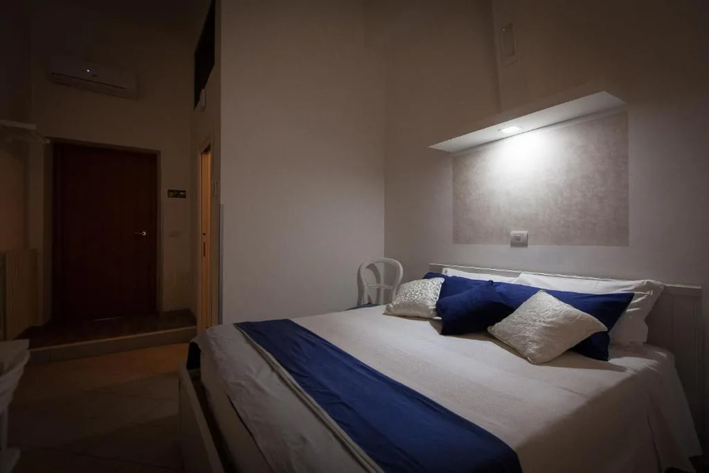Large Double Room — San Peter Angels