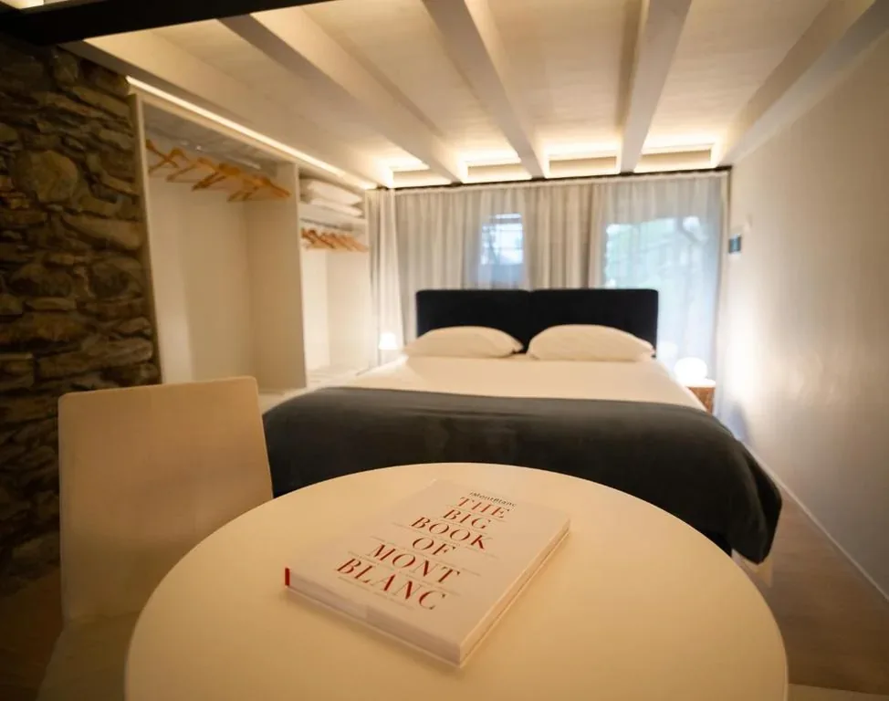 Ampia Camera Matrimoniale — V&V RentRoom Design