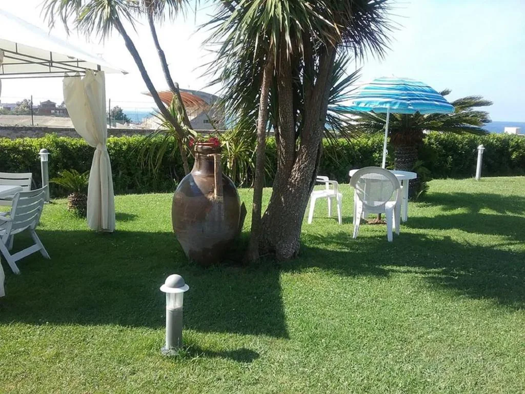 Large Double Room — Villa Sara B&B