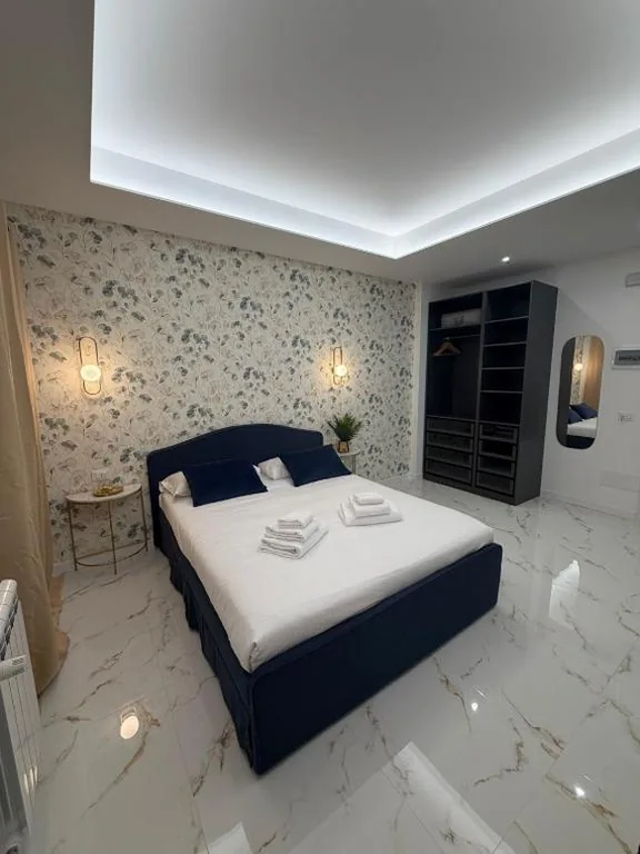 Large Double Room — Vite Home Collection