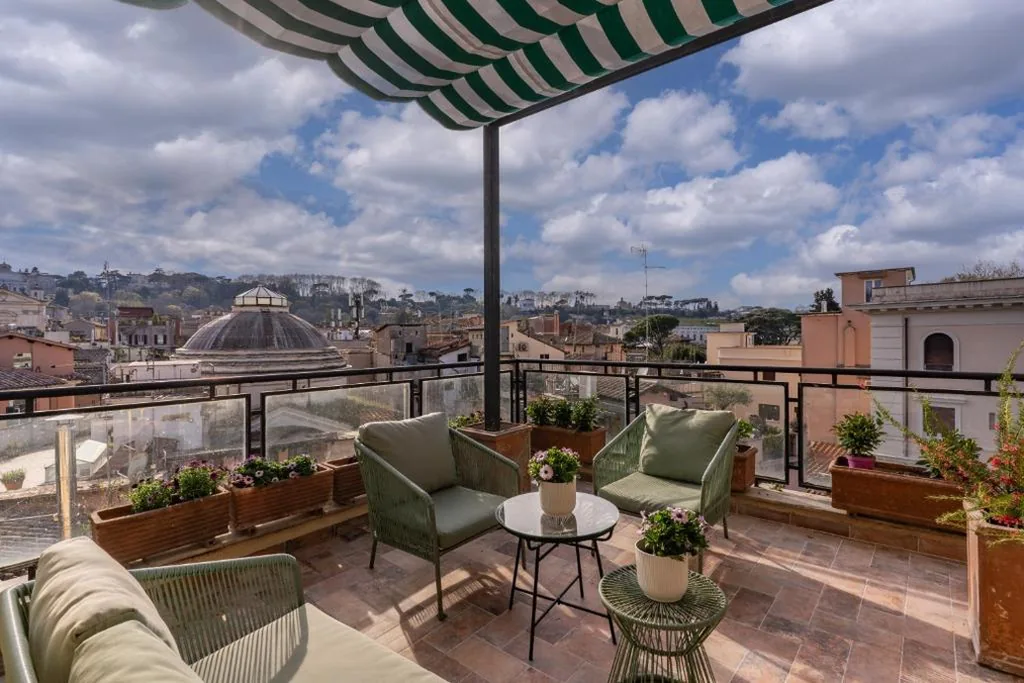 Apartment with Terrace and River View — Tree Charme Trilussa