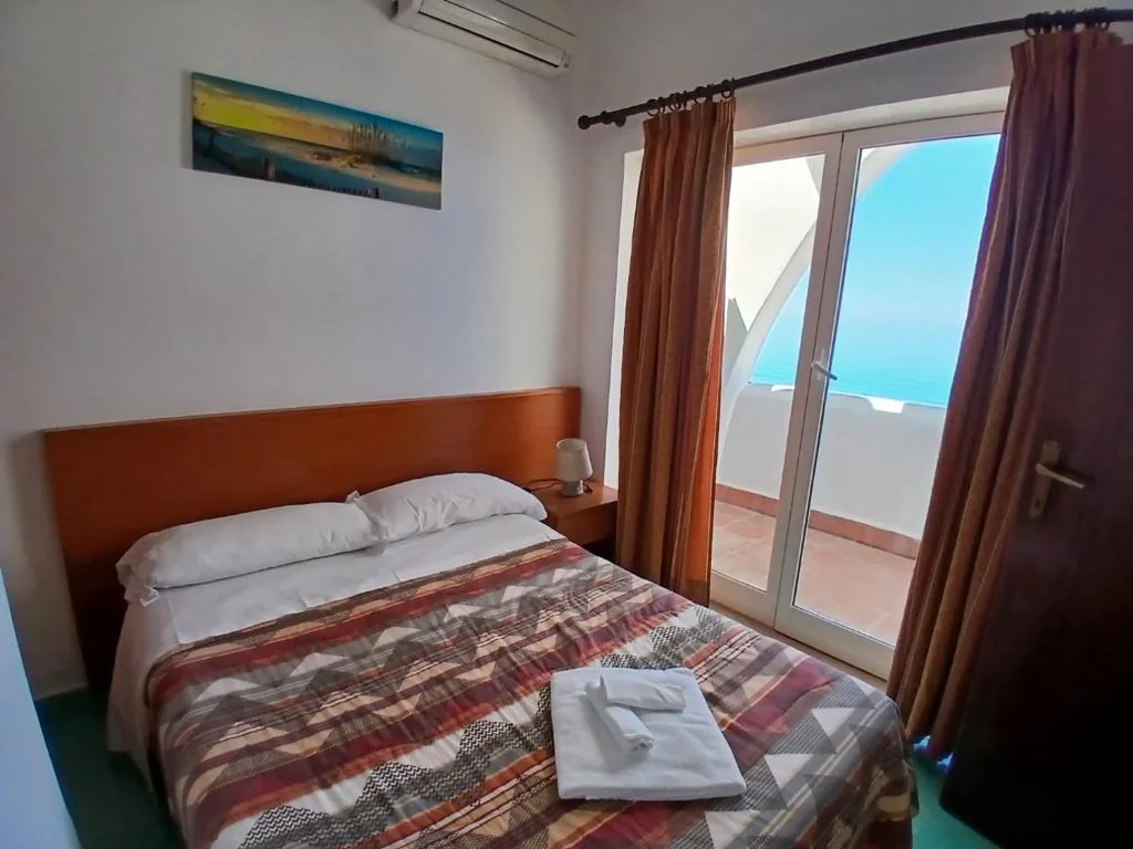 One-Bedroom Apartment (3 Adults) — Casa Vacanze Elianto