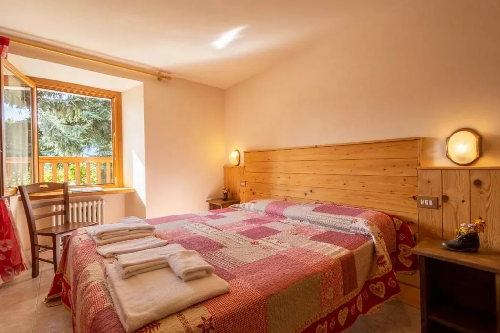 1-Bedroom Apartment with Balcony and Mountain View — Le Vieux Noyer – Appartamenti al Verde villaggio di Rumiod