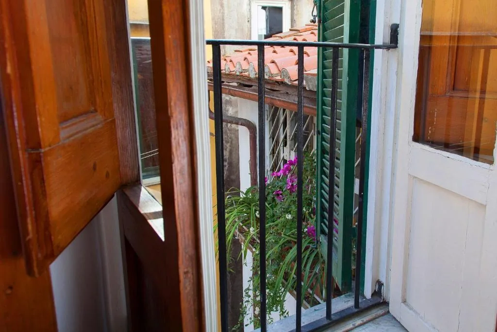 Appartamento con 1 Camera da Letto — Boutique Domus Navona Librari