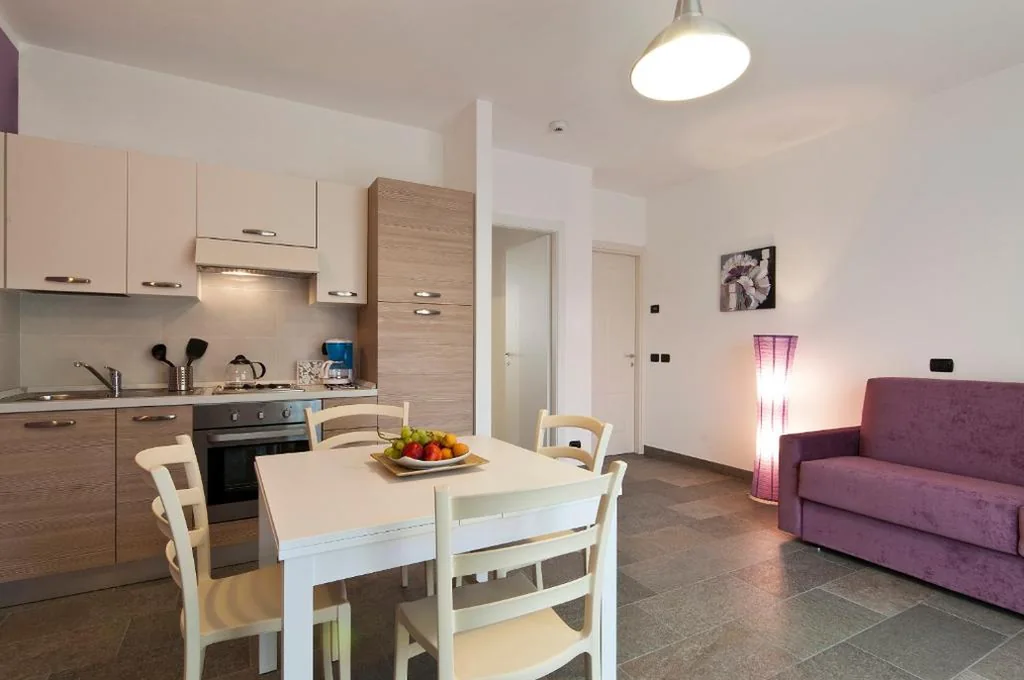 Appartamento con 1 Camera da Letto e Balcone — Helianthus Residence