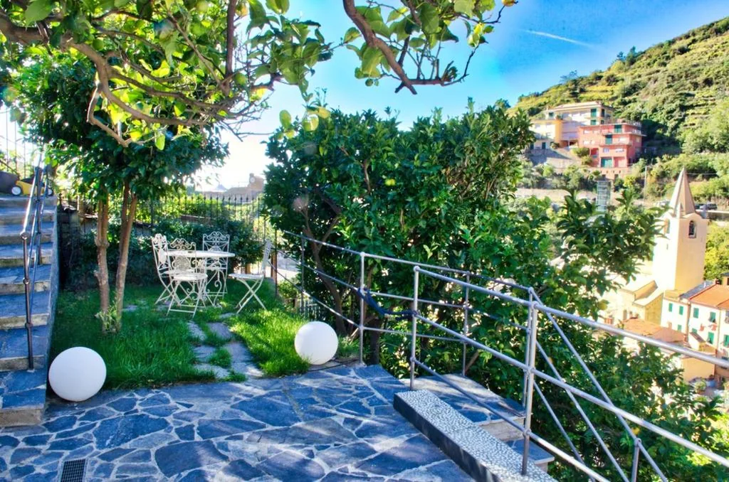Appartamento con 1 Camera da Letto e Giardino Privato — Cinqueterre Residence