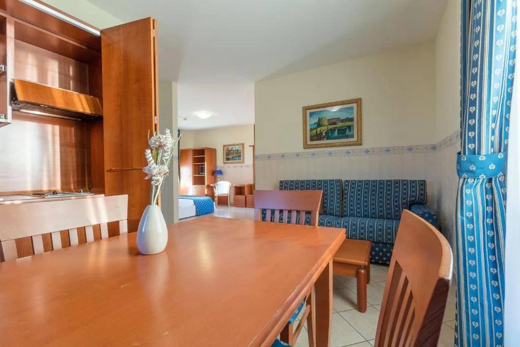 Appartamento con 1 Camera da Letto — Hotel Traiano