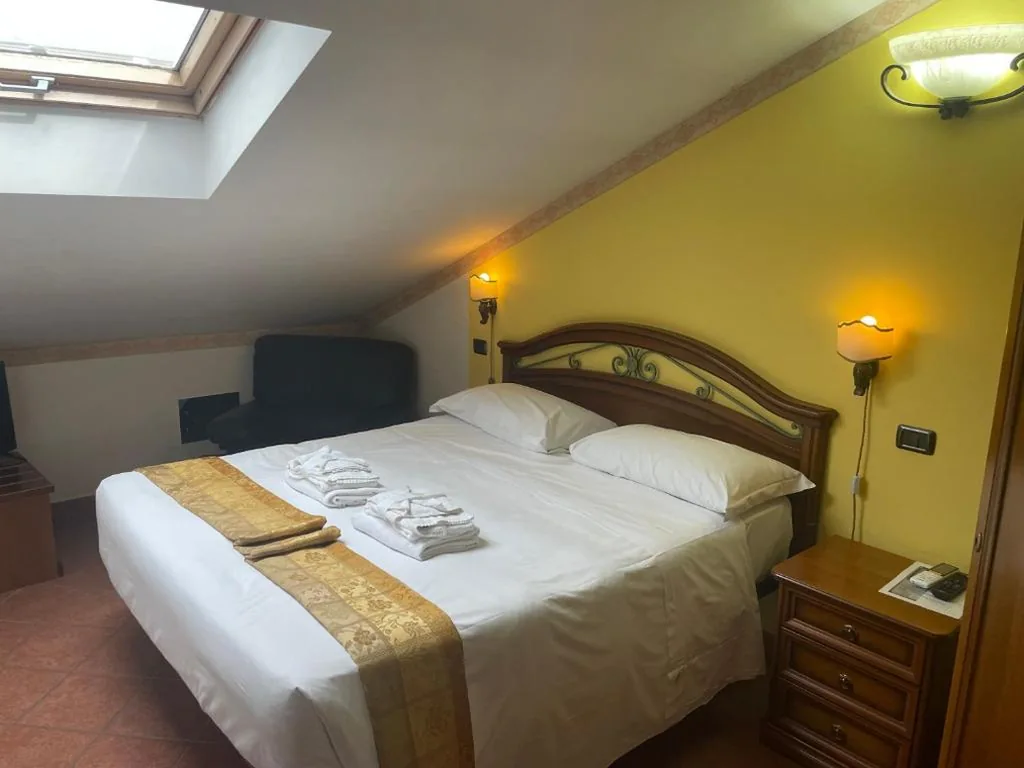 Appartamento con 1 Camera da Letto - Mansarda — EURO HOUSE INN airport