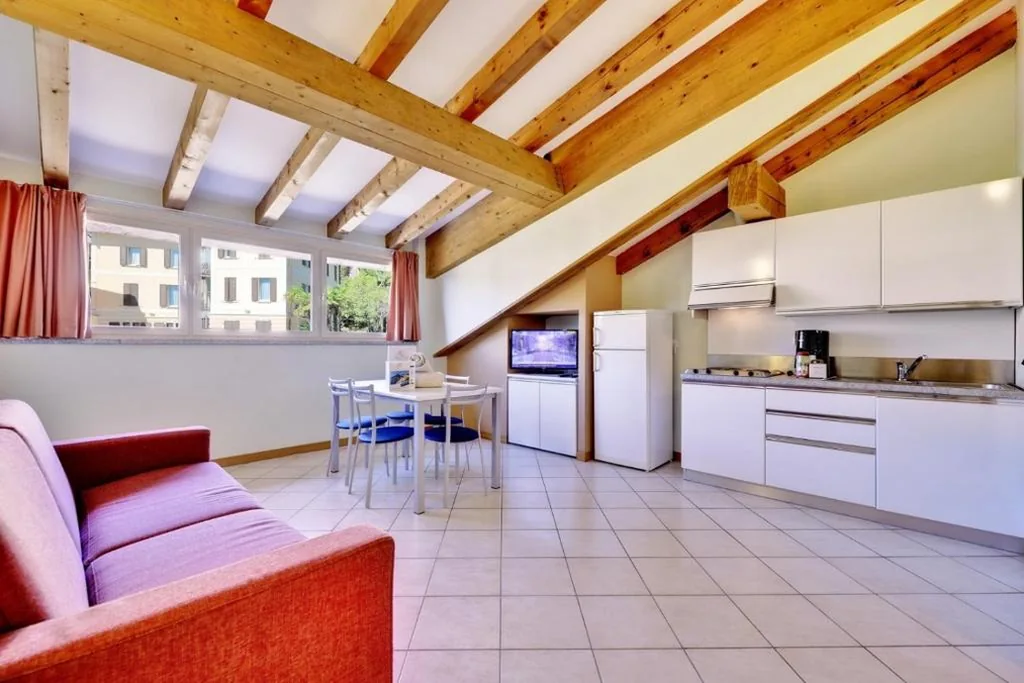 Appartamento con 1 Camera da Letto - Mansarda — Hotel Residence Zust